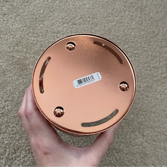 Bath & Body Works Gingerbread Ornaments 3-Wick Candle Holder - Picture 10 of 16